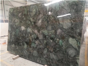 Brazil Emerald Green Granite Polished Slab for Countertops