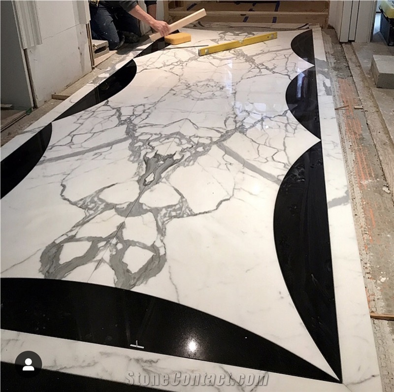 Italian Carrara White Marble Floor Mdallion