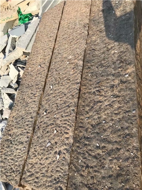 Gold Rusty Granite Antiqued Paving Stone