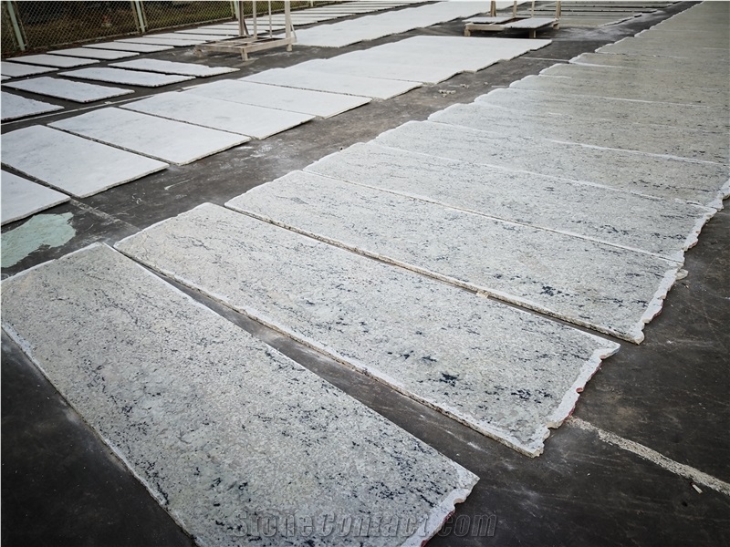 Popular White Colonial Granite for Wall Cladding