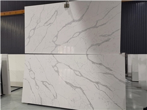 Bookmatched Calacatta Quartz Slabs for Countertops