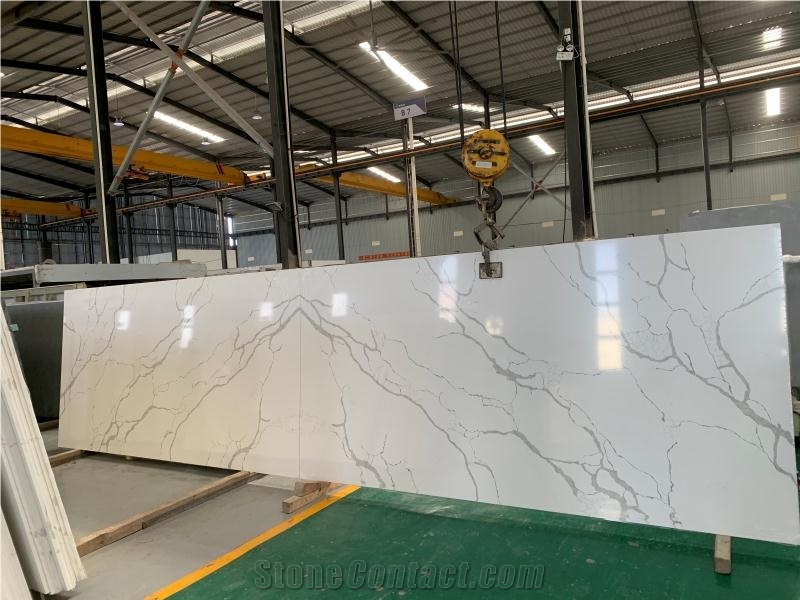 Bookmatched Calacatta Quartz Slabs for Countertops