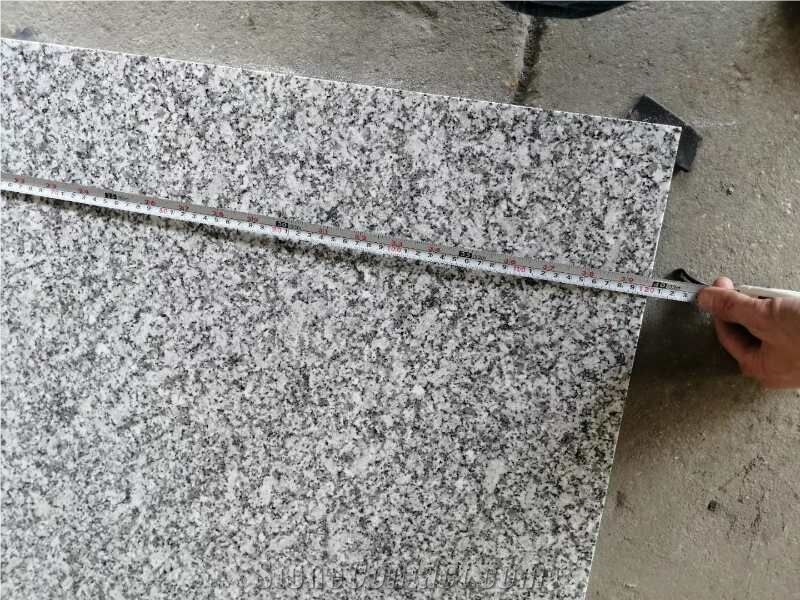 China Padang White G623 New Granite Slabs & Tiles