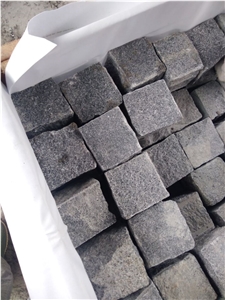 China Dark Grey Granite Sawn Cubes/Pavers