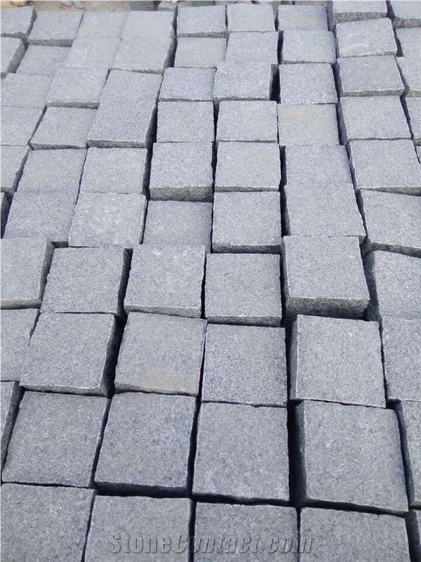 China Dark Grey Granite Sawn Cubes/Pavers
