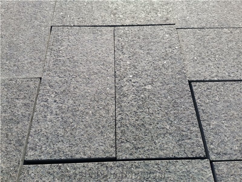 China Chengde Green Granite Flamed Flooring Tile