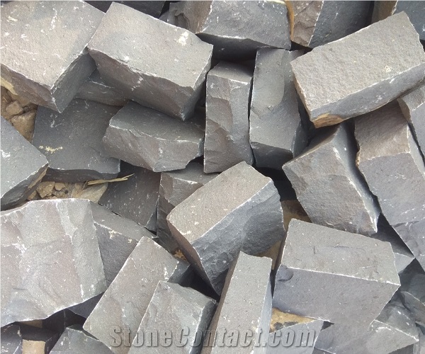 China Black Lava Stone Basalt Cobble Stone