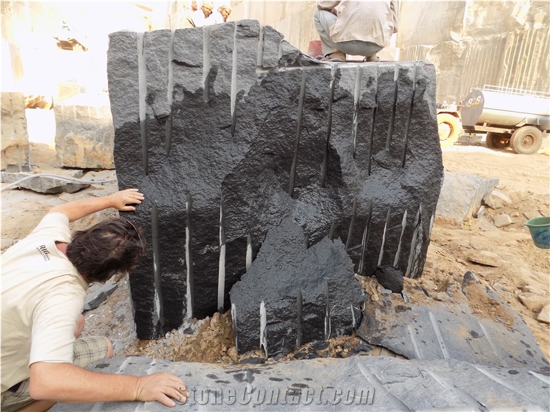 Absolute Black Granite Blocks, Chamrajnagar Black Granite