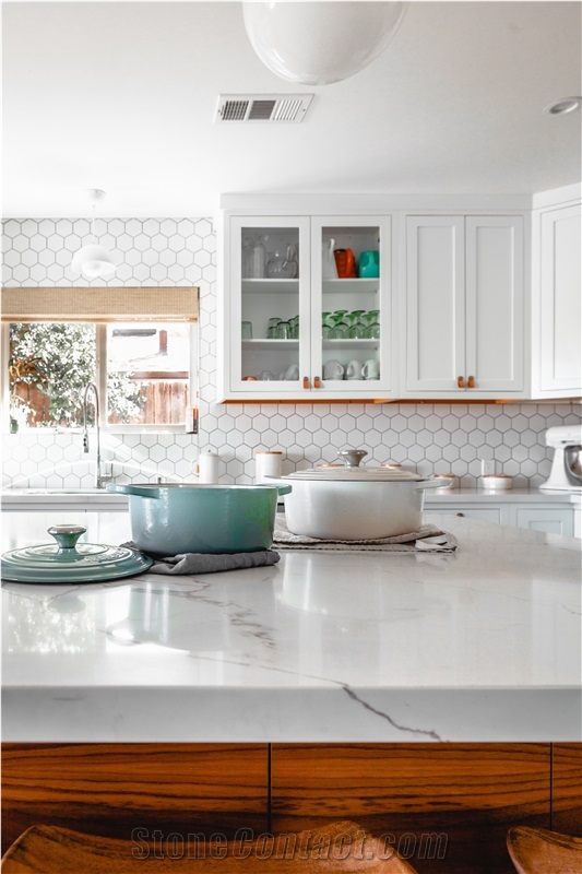 Carrara White Engineered Quartz Stone- Marble Looks Artificial Stone Kitchen Countertop