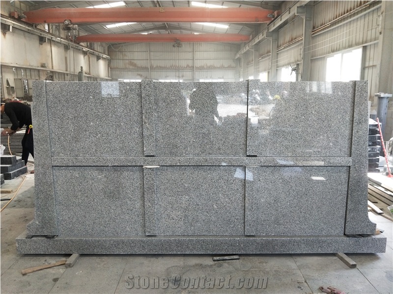 China Cheap Grey Granite 6 Crypts Family Mausoluem