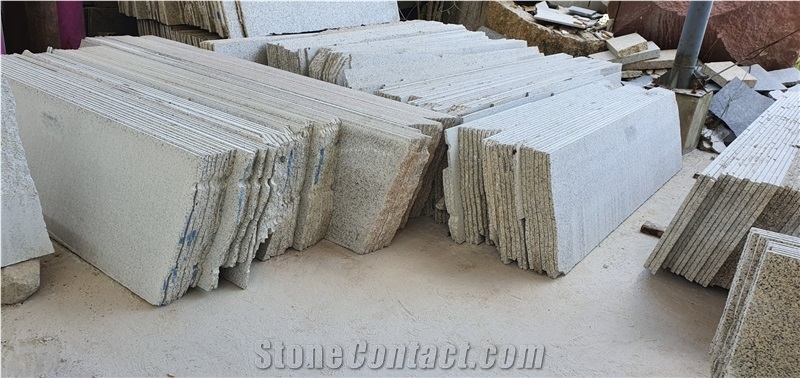 Viet Nam Beige Granite Tile and Slab