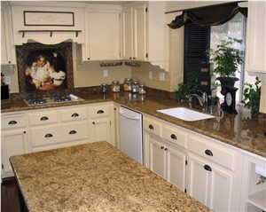 Golden Giallo Ornamental Granit Kitchen Top