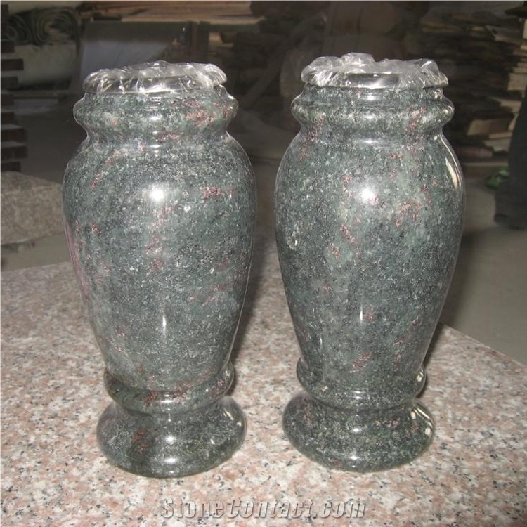 Tropic Green Granite Vase for Grave Stone