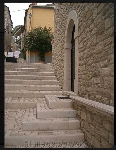 Mezza Perla - Monte Cassino Marble Door Frames