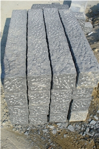G684 Black Granite Kerbstone and Palisades