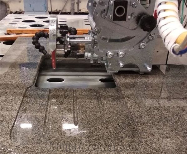 Race 5 Axis Stone Processing Center:Cutting with disk, Miter cut, Profiling, Drainboard, Drainergrooves