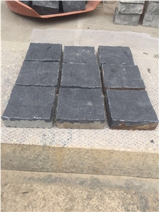Black Cobbles with Net Flamed Paver