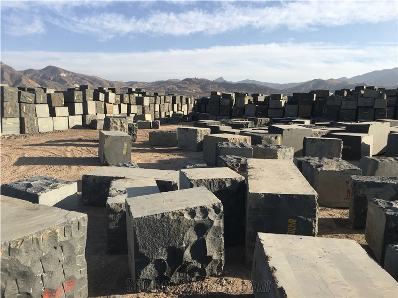 Shanxi Black Granite Quarry Blocks in Stock