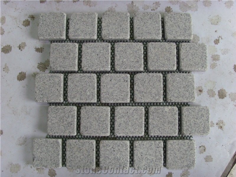 China G603 Grey Granite Cube Stone Pavers on Mesh