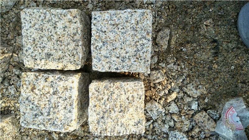 Yellow Rustic Granite Split Cubes Cobbles Sett