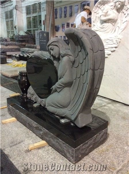 China Nero Assoluto Shanxi Black Granite Weeping Angel Heart Tombstone with Base / Gravestone