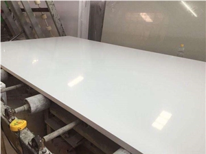 China Pure White Quartz Stone Slab Glossy Solid Surface