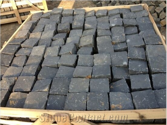 China Black Basalt Split Face Cube Stone Pavers