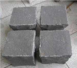 China Black Basalt Split Face Cube Stone Pavers