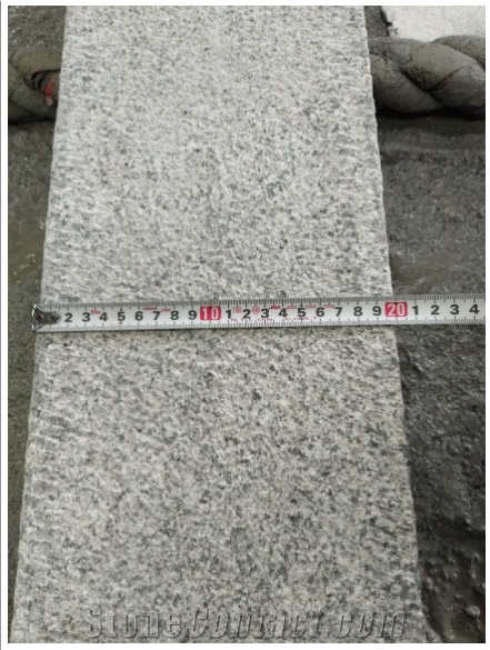G623 Chinese Grey Granite Bush Hammered Curbstone