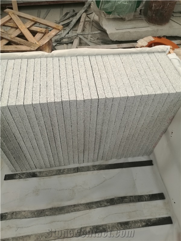 Polished Light Gray Granite Ashlar Pattern
