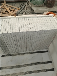 Polished Mountain White Granite Floor Tiles