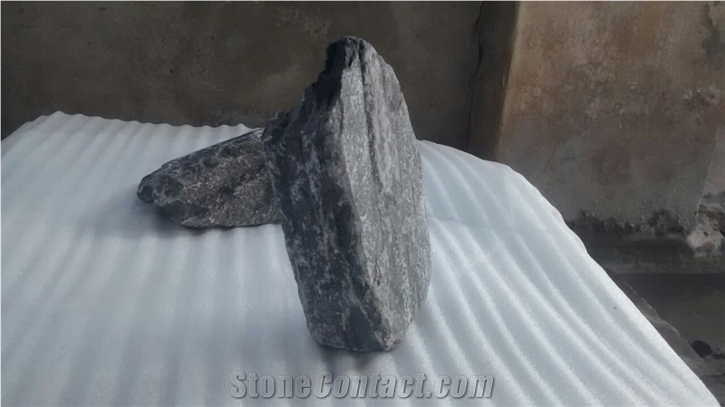 Monsoon Black Field Stone Veneer, Corner Stones