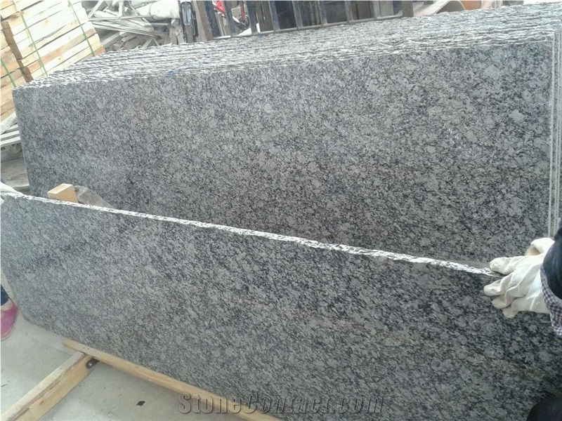 China Spray White Wave Granite Slab for Stairs