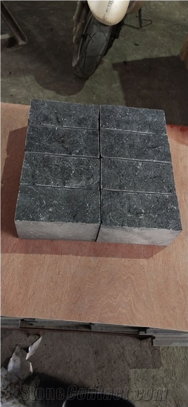 G684 Black Basalt Pitched Split Cobbles