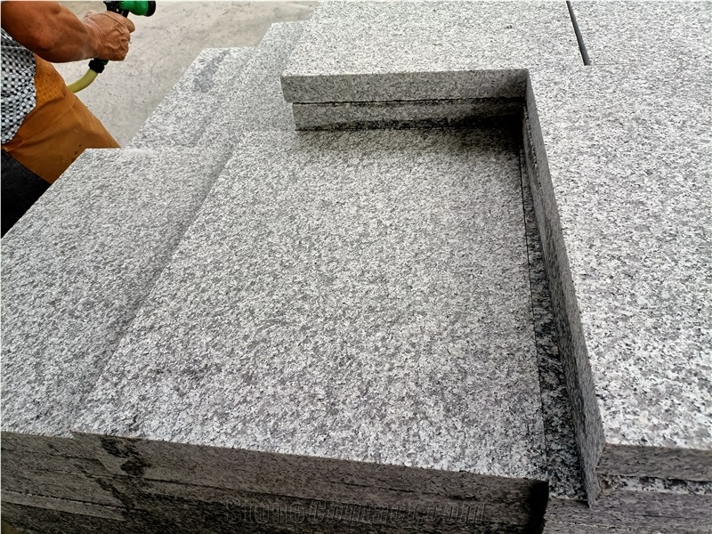 G623 Granite Tiles
