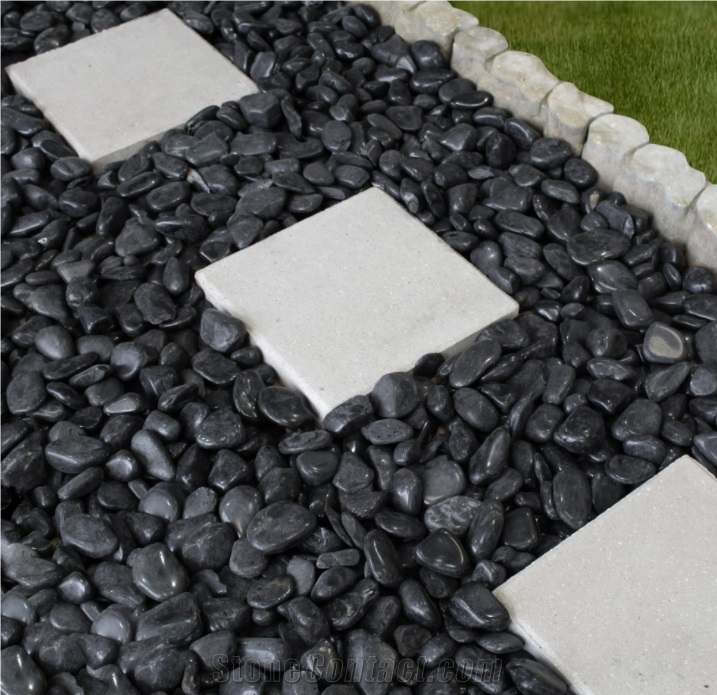 Taillon Black Granite Pebbles