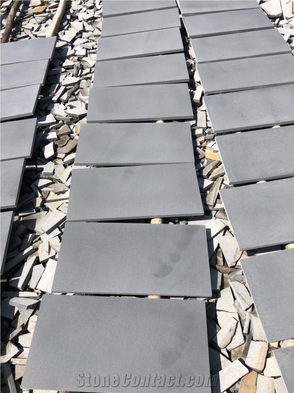 China Basalt Hainan Lava Stone Pavers Tiles