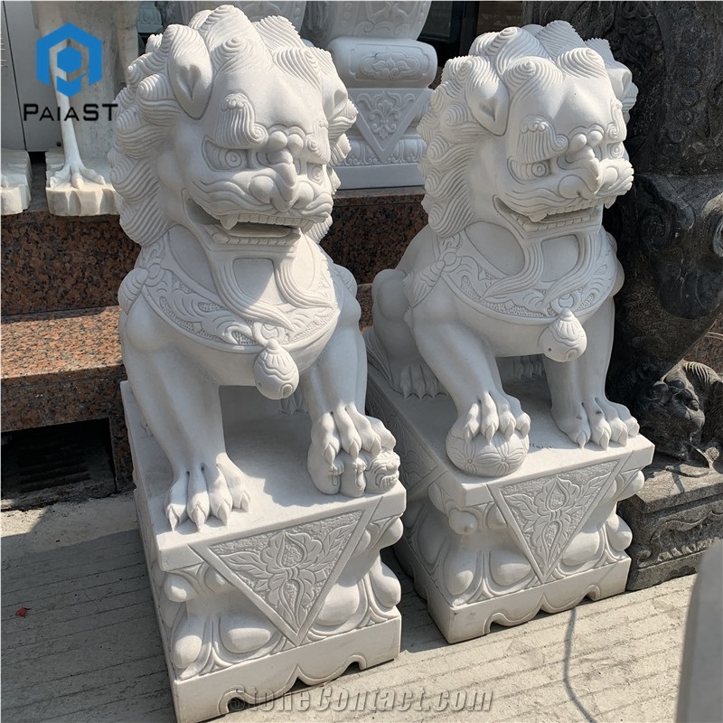 Hand-Carved Outdoor Decor Marble Lion Sculpture
