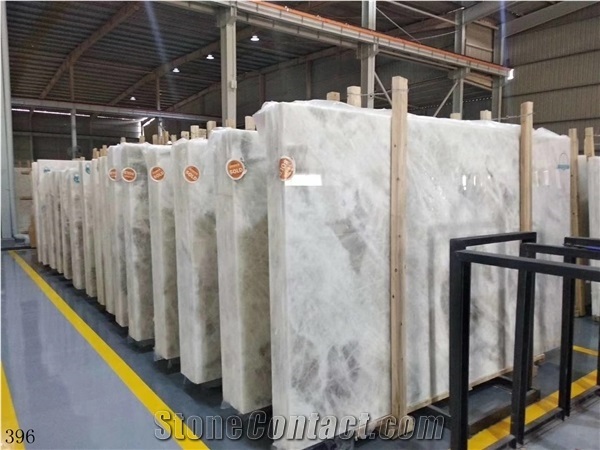China Cloudy White Marble Slab Wall Flooring Tiles Pattern
