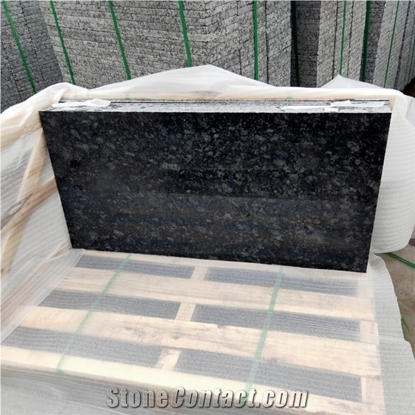 China Butterfly Green Granite Slabs for Countertops