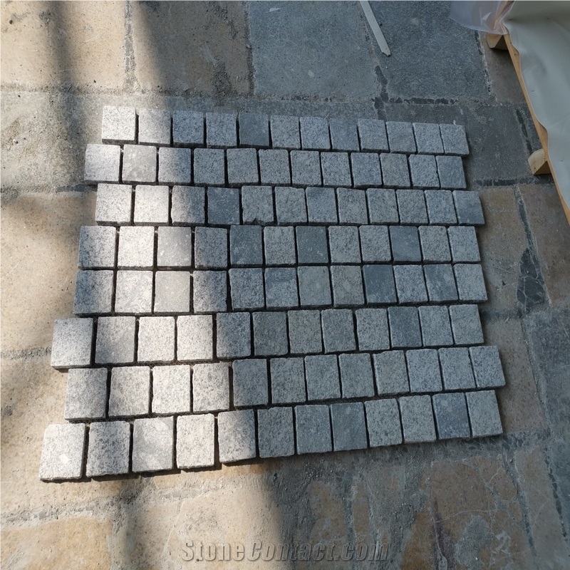 Grey Granite Cobblestone on Mesh Paving Flooring