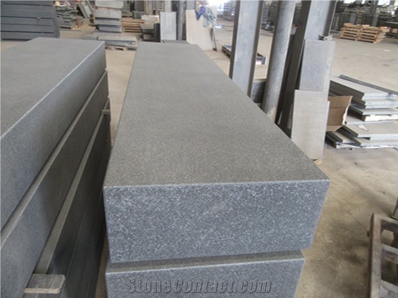China Dark Grey Granite Outdooor Block Steps