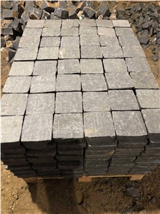 Flamed Black Basalt Cubes, Cobble Stone with Slit Perimeter