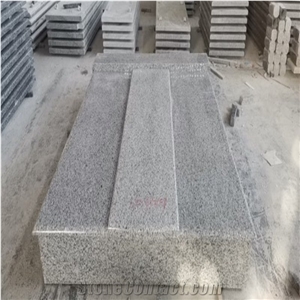 Granite Upright Tombstone Headstone and Gravestone