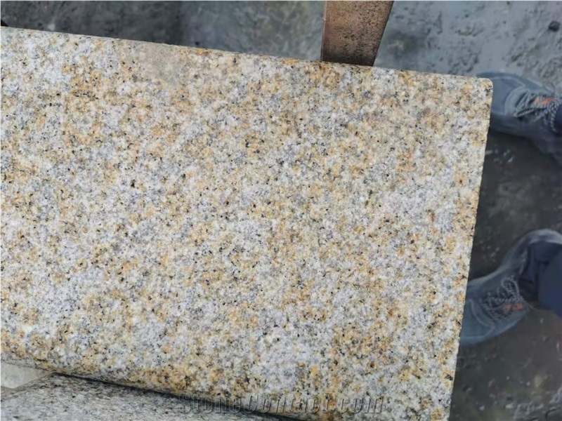 G682 Rusty Yellow Color Granite Flamed Tiles