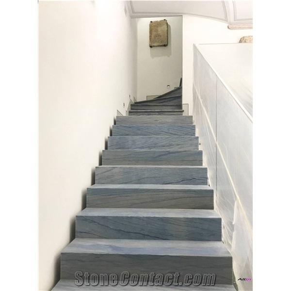 Azul Macaubas Quartzite Staircase