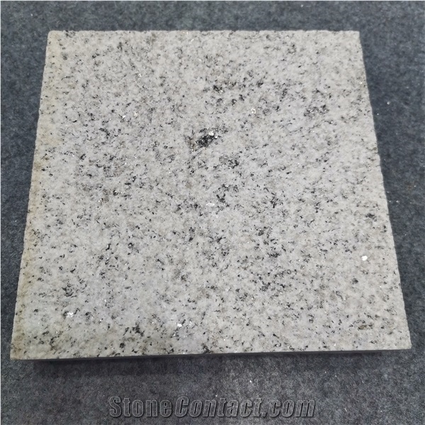 China Silver White Linen Granite Bush Hammered Tiles & Slabs