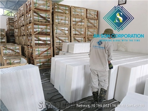 Packing Loading Natural Marble Tile White Colors