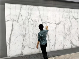 Calacatta Luxury White Marble Wall Slab in China Market