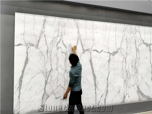 Italy Calacatta Luxury Marble Slab in China Stone Market
